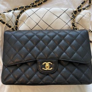 ❌SOLD❌ Chanel Medium Black Classic Caviar Gold Hardware